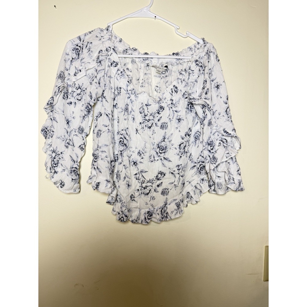 American Eagle Outfitters white floral ruffle bell sleeve Cottagecore Beachy S
